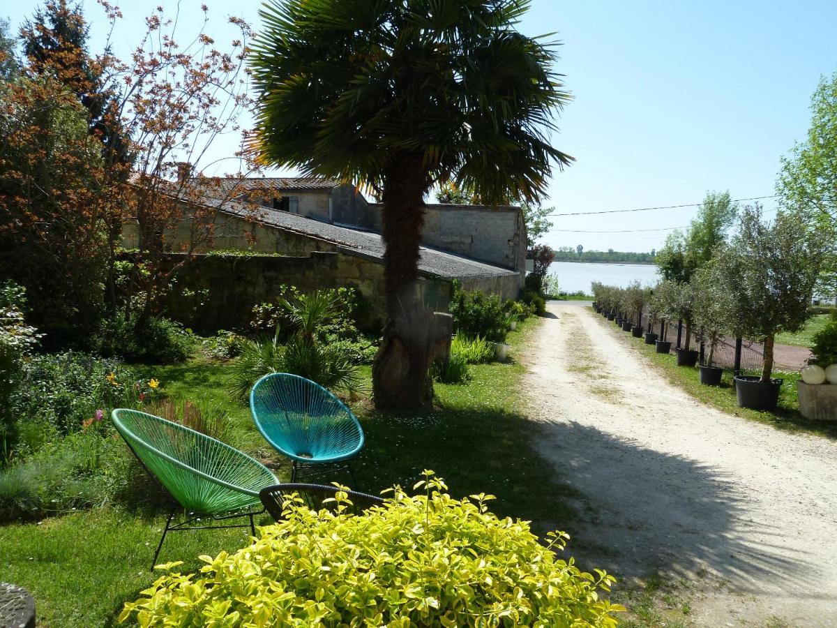 Le Pain De Lune Gite Et Chambre D'Hotes Avec Piscine Bourg-sur-Gironde Exterior foto