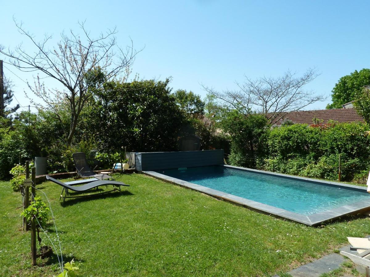 Le Pain De Lune Gite Et Chambre D'Hotes Avec Piscine Bourg-sur-Gironde Exterior foto