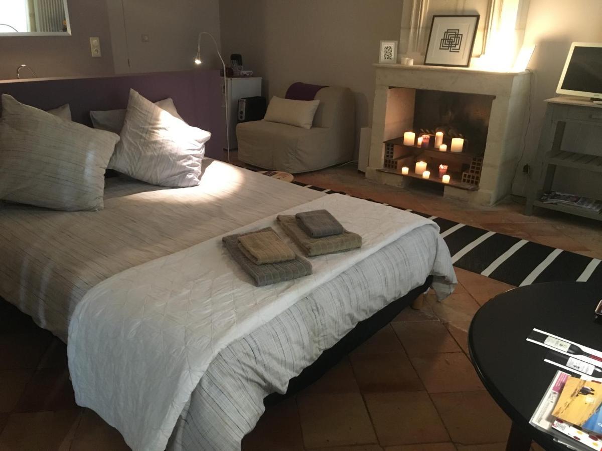 Le Pain De Lune Gite Et Chambre D'Hotes Avec Piscine Bourg-sur-Gironde Exterior foto